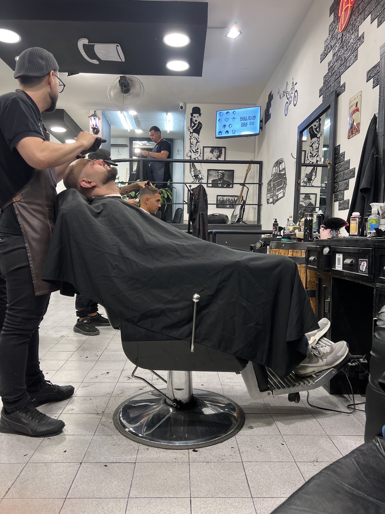 Interior de Bonche Barbería Profesional